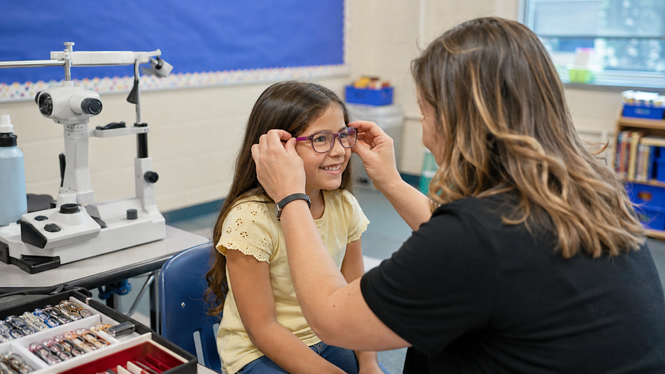 Ohio Governor Mike DeWine Receives National Children’s Vision Award for OhioSEE